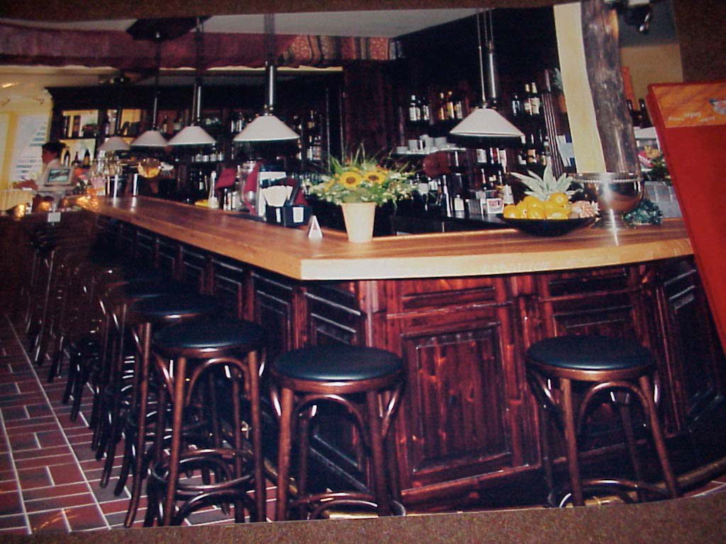 1996-the-locks-bar